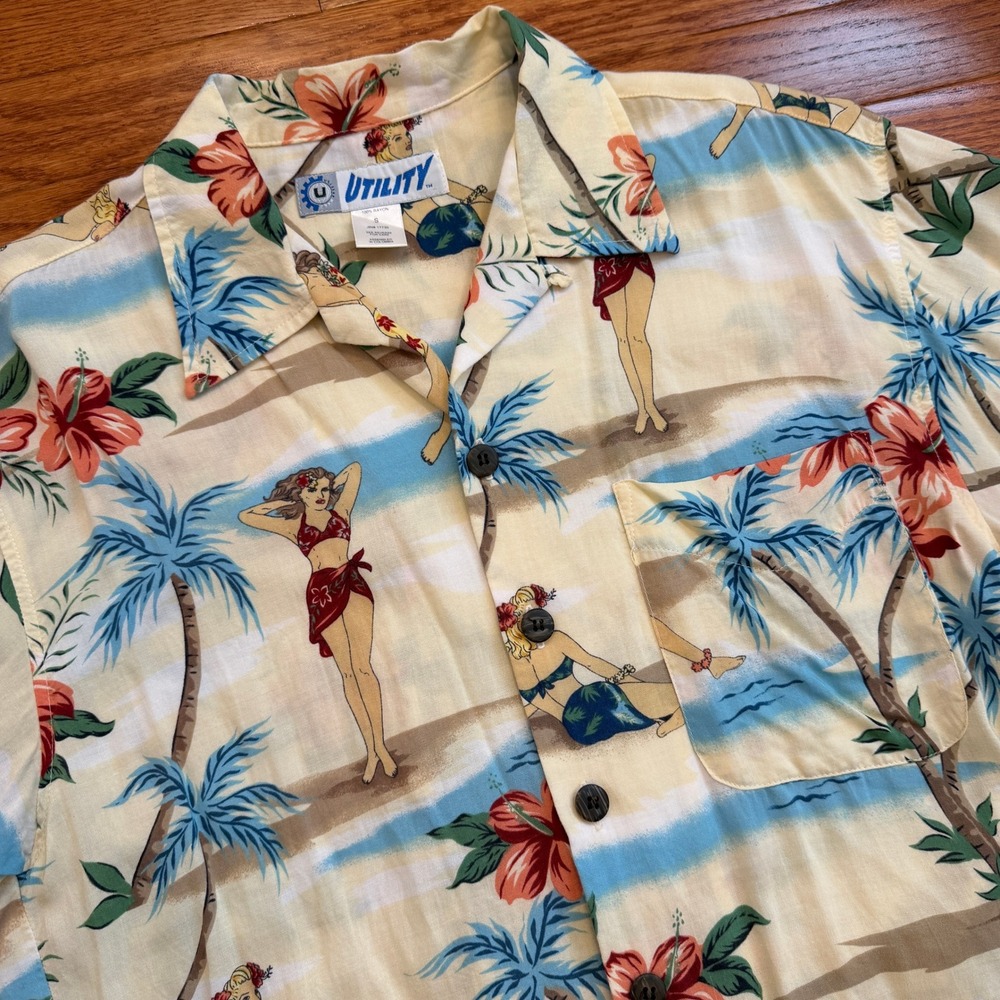 Vintage Utility Hawaiian Shirt Mens Small Hula Pin-Up Girl Rayon Aloha Camp Loop